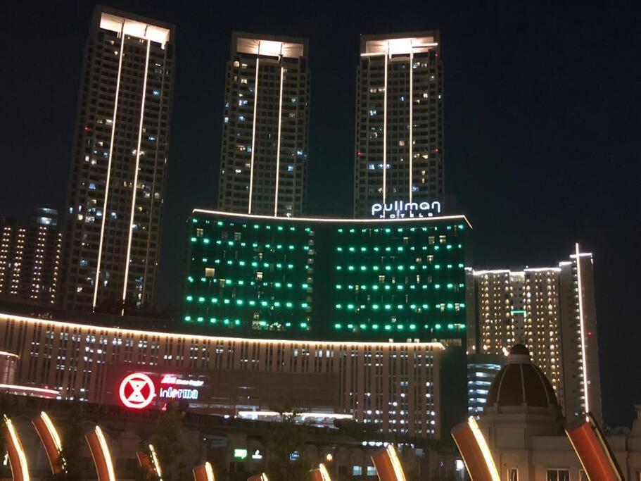 Central Park Residences Джакарта Экстерьер фото
